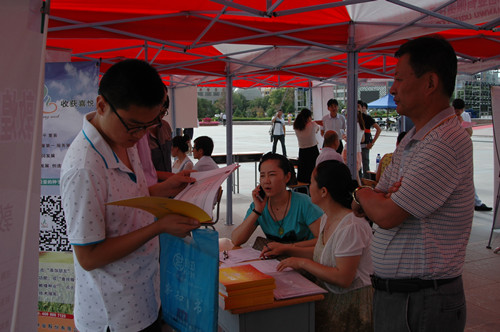 筑巢引鳳，吸納人才 敦煌種業(yè)參加酒泉市人社局組織的大型人才招聘會