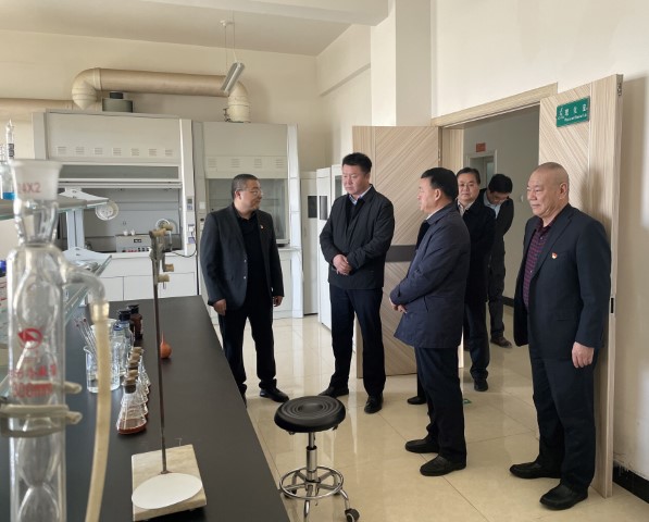 酒泉市政府黨組成員、副市長哈里別克來敦煌種業(yè)調(diào)研指導(dǎo)工作